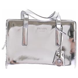 Prada Borsa "Re-Edition"