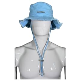 Jacquemus Bucket Hat aus hellblauer Baumwolle