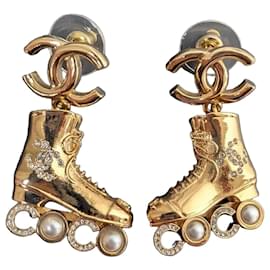 Brincos de botão Chanel 2024 La Cruise Coco Roller skates CC com caixa