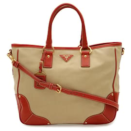 Prada Triangle Tote Bag: Schultertasche aus Canvas und Leder in Beige und Rot