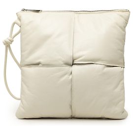 Pochette de muñeca cuadrada acolchada en nappa blanco Maxi Intrecciato Bottega Veneta