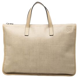 Valigetta LOEWE Goya in pelle beige con anagramma in rilievo