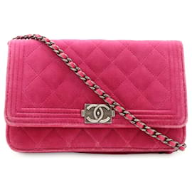 Borsa a tracolla con catena Chanel Boy Chanel Matelassé