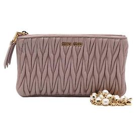 Miu Miu Borsa a Spalla e Borsa a Tracolla in Matelassé Perla Rosa