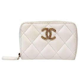 Chanel White Caviar Skin Zip Card Holder