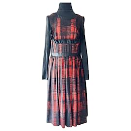 Prada Plissiertes Karo-Kleid Rot/Schwarz