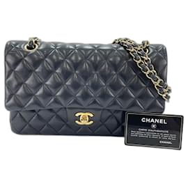 CHANEL Matelassé 25 Shoulder Bag