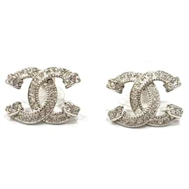 Chanel Ohrstecker mit Goldbeschichtung und Strasssteinen