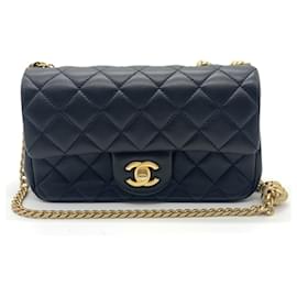 Borsa a Spalla Chanel Mini Matelassé 20 Camellia Chain