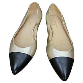 Ballerine Chanel bicolore con punta a contrasto