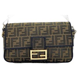 Borsa a tracolla Fendi Mamma Bucket