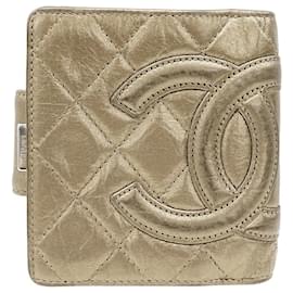 Portafoglio bi-fold Chanel in pelle dorata