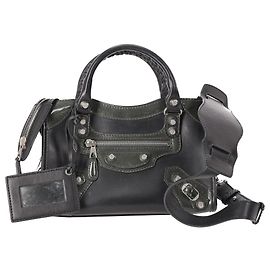 Balenciaga Holiday Mini City Giant Studs Tasche aus schwarzem Kalbsleder