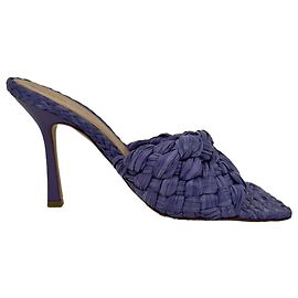 Bottega Veneta Intrecciato Weave Stiletto aus lila Raffia