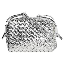 Bottega Veneta Mini Loop Tasche Intrecciato Silber