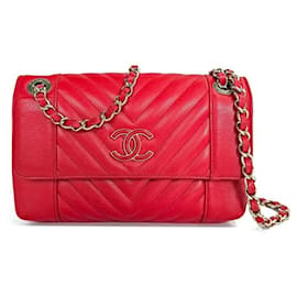 Chanel Bolsa de ombro com aba chevron e corrente Vermelha