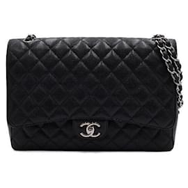 Chanel Borsa a tracolla con patta e catena argentata