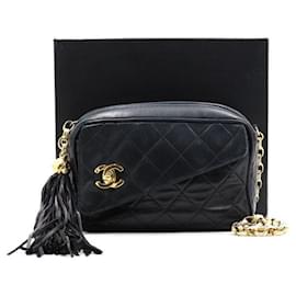 Chanel Borsa a tracolla vintage in pelle di agnello nera Bijoux con trapuntatura a diamante e catena dorata