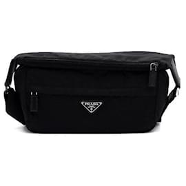 Prada Schwarze Nylon Biker Schultertasche und Umhängetasche in Medium