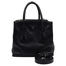 Prada Tote e borsa a tracolla in vitello laccato nero