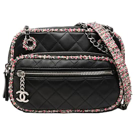 Borsa Camera Chanel Black CC in tweed e agnello trapuntato con rifiniture eleganti e zip frontale