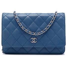 Chanel Blue CC gestepptes Caviar Wallet on Chain