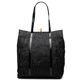 Tote in nylon plissé Re Nylon Prada con bordi in pelle nera