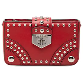 Clutch Elektra con chiusura a turnover in pelle di vitello borchiata rossa Prada