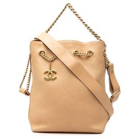 Borsa a secchiello Chanel Beige Large CC in pelle di vitello trapuntata On My Shoulder con coulisse