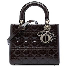 Lady Dior Cannage em couro envernizado roxo, tamanho Medium