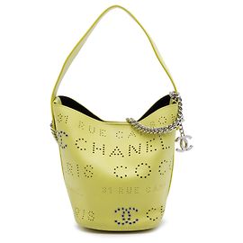 Borsa a secchiello Chanel Yellow Small Perforated Calfskin Logo Eyelet
