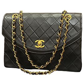 Borsa Chanel Classic Flap in pelle nera