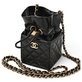 Borsa a Spalla Chanel Mini Cube Matelassé