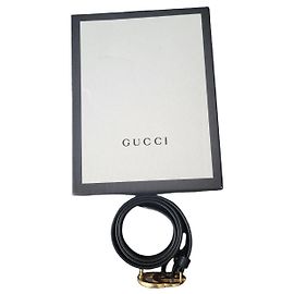 Gucci Schwarzer Ledergürtel mit goldener GG-Schnalle