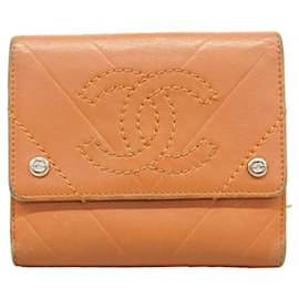Cartera Chanel de piel de cordero con costuras en V