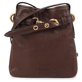 Pochette Miu Miu de piel nappa marrón