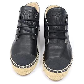Chanel Espadrilles da donna in agnello nero con logo CC