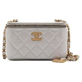 Kosmetiktasche Caviar Perlgrau mit Goldkette - Chanel