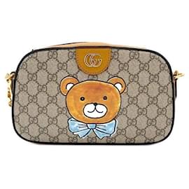 Gucci Bolsa transversal GG Supreme Kai GG Supreme