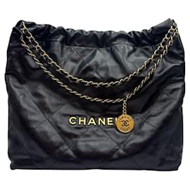 Chanel Borsa a tracolla in pelle di vitello lucida media con finiture dorate Nero