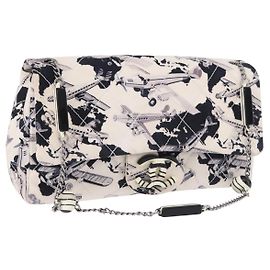 CHANEL Matelasse 25 Airline Shoulder Bag Canvas White Silver CC Auth 195026SAM