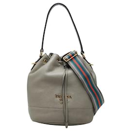 Borsa a mano e borsa a tracolla con logo Prada