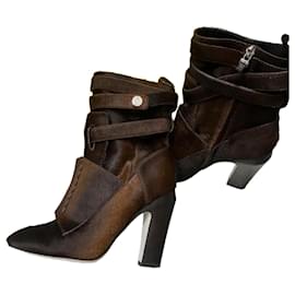 Fendi Stiefel aus braunem Ponykalbsleder Größe 39