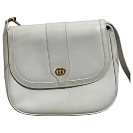 Bolsa de ombro Gucci em couro branco com logo GG