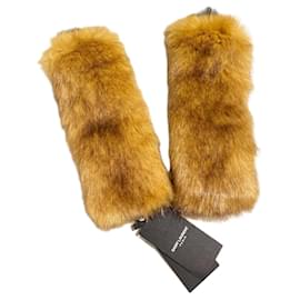 Polsini Saint Laurent in ecopelliccia