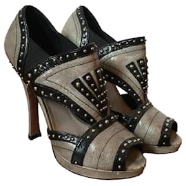 Sandali Prada borchiati T.37,5