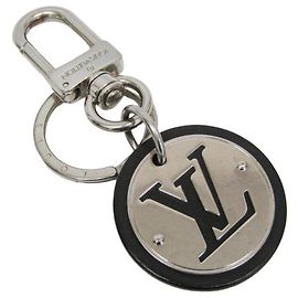 Louis Vuitton Schlüsselanhänger LV Circle M67362