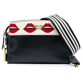 Prada Borsa a tracolla Esplanade in pelle City e Saffiano nera con stampa labbra