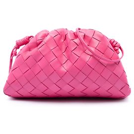 Bottega Veneta Mini Pouch Crossbody en nappa rose Intrecciato