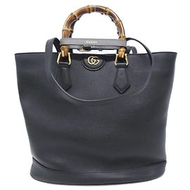 Borsa Gucci Diana in pelle nera